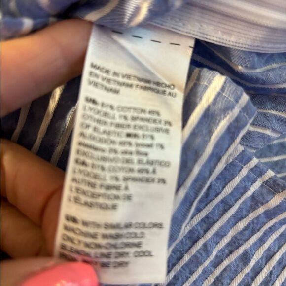 White House Black Market Seersucker Top with Tie Waist Sz 12 - Picture 12 of 14